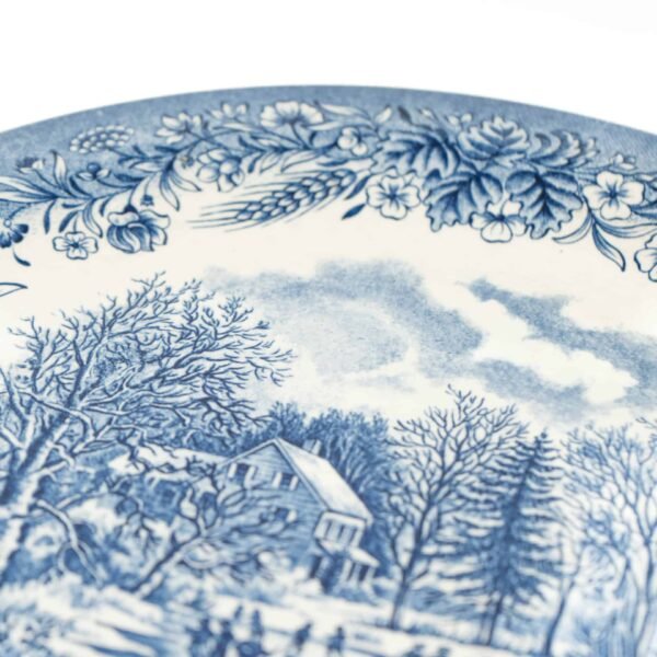 3_CHURHCILL_AZUL_PLATO-PRESENTACION.jpg Plato de Presentación Fuente Redonda Churchill – 32 cm – Estilo Inglés con Paisajes Azules, Apto Lavavajillas