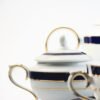 Juego de té de porcelana blanca con filo de oro y azul cobalto (27 piezas) Royal Blue, 12 tazas de té, 12 platillos para tazas, 1 tetera, 1 lechera, 1 azucarero