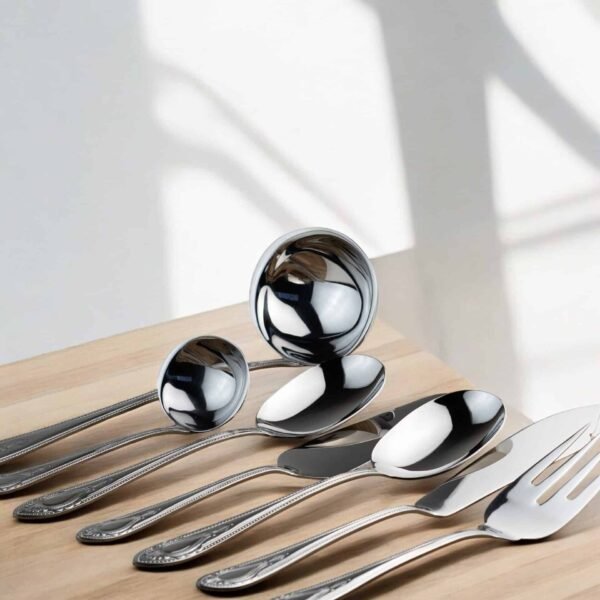 KOLN-1285-SS-DOC-SERVIR-FONDO-PARA-REDUCIR-REFLEJO-PARA-CAMBIO-DE-FONDOS-MESAS-2.jpg Juego de Piezas de Servir en Acero Inoxidable (6 Piezas), Cucharón, Cazo, Cuchara de Servir, Pala de Tarta, Cuchillo Pescado y Tenedor de Servir, Pulido Espejo, Apto Lavavajillas