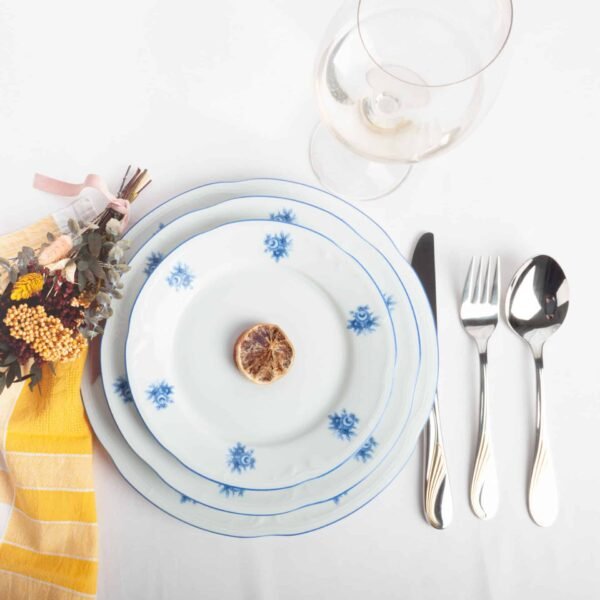 Juego de platos de porcelana blanca (16 piezas) Lubeck Blue, 8 platos llanos, 4 platos hondos, 4 platos de postre