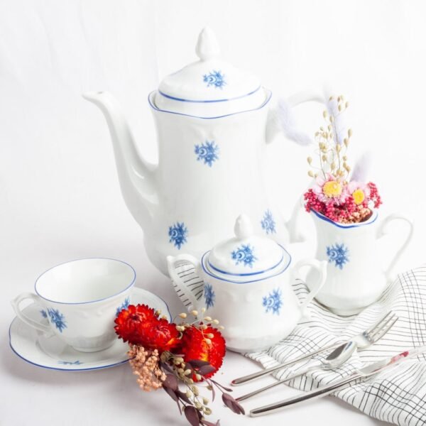 Juego Café o Té de porcelana blanca (27 piezas) Lubeck Blue12 tazas,12 platos, azucarero, cremera y cafetera