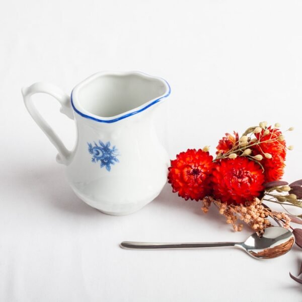 Juego Café o Té de porcelana blanca (27 piezas) Lubeck Blue12 tazas,12 platos, azucarero, cremera y cafetera