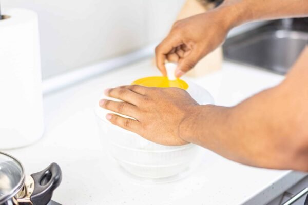 Centrifugadora de Lechuga y Verduras – Escurridor y Secador de Ensaladas Manual | Limpieza Rápida y Sin Daños | Utensilio de Cocina Práctico y Resistente