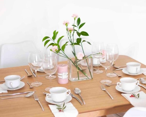 Juego de boles (24 piezas) consomé de porcelana blanca  Lubeck, 12 boles consomé con asas (35 cl), 12 platillos para tazas, con filo de oro