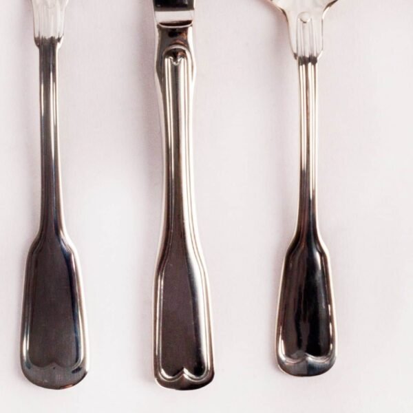 Juego de cubiertos en acero inoxidable 18/10 monoblock pulidos con baño en plata y (24 piezas) Bonn, 6 tenedores, 6 cucharas, 6 cuchillos, 6 cucharas de postre