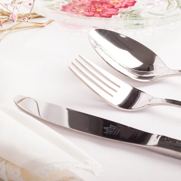 cuberterianapoles2000-16.jpg Juego de cubiertos en acero inoxidable 18/10 pulidos y bañados en oro (18 piezas) Nápoles, 6 cucharas, 6 tenedores, 6 cuchillos