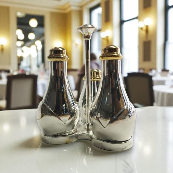 Juego de Salero, Pimentero y Salsera Royal en Baño de Plata con Detalles Dorados (4 Piezas) Set Elegante para Mesa y Cocina de Lujo