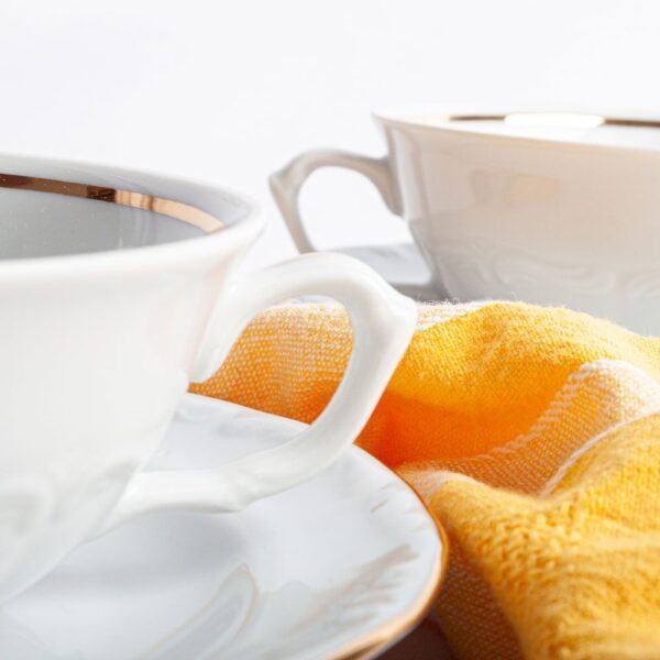 Juego de 12  boles consomé de porcelana blanca (24 piezas) Rhein, 12 tazas consomé con asas (300 cl), 12 platillos para tazas, con filo de oro