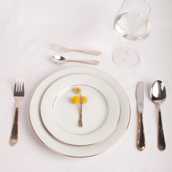 nurember1210_13.jpg Juego de cubiertos en acero inoxidable 18/10 pulidos y bañados en oro (30 piezas) Nuremberg, 6 cucharas, 6 tenedores, 6 cuchillos, 6 cucharas de postre, 6 tenedores de postre