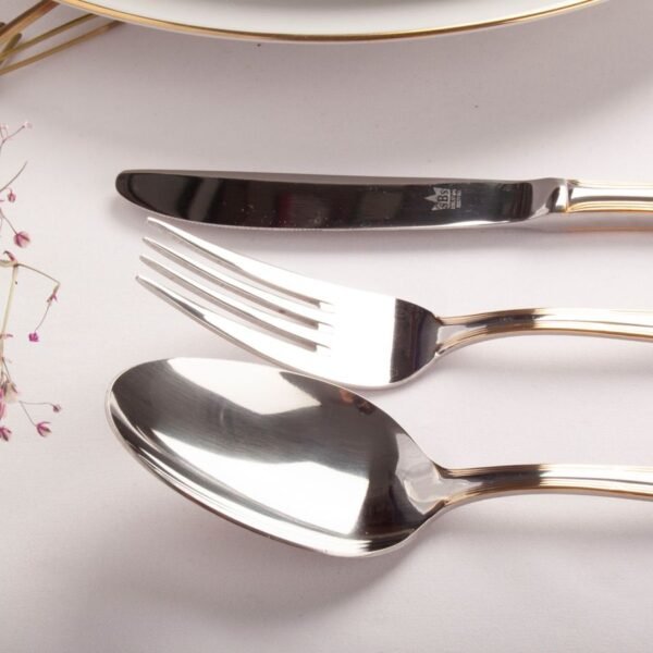 Juego de cubiertos en acero inoxidable bañados en oro (18 piezas) Nuremberg, 6 cucharas, 6 tenedores, 6 cuchillos