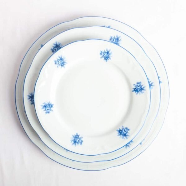 platoslubeckblue-1000x1000-16.jpg Juego de Platos de Porcelana Blanca (18 piezas) Lubeck blue, 6 Platos Llanos, 6 Platos Hondos, 6 Platos de Postre, Diseño Floral