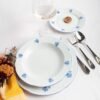 platoslubeckblue-1000x1000-31.jpg Juego de Platos de Porcelana Blanca (18 piezas) Lubeck blue, 6 Platos Llanos, 6 Platos Hondos, 6 Platos de Postre, Diseño Floral