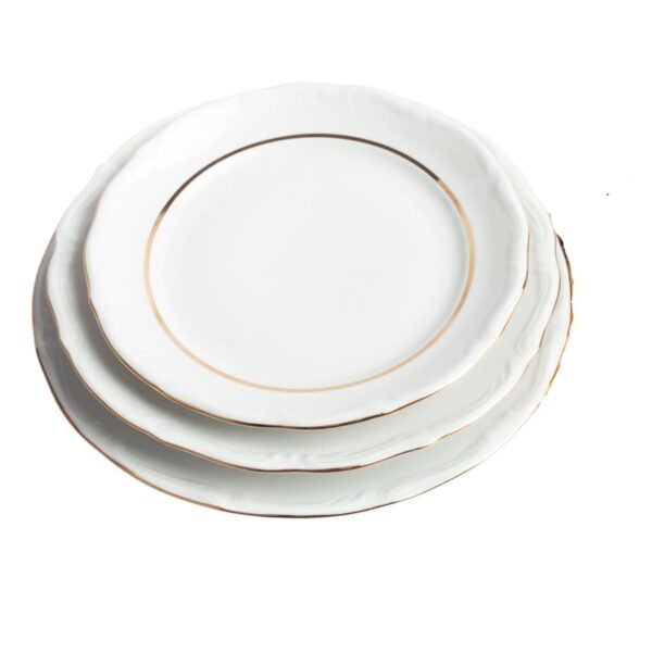 rhein-tres-platos-18-fondo-blanco.jpg Juego de vajilla de porcelana blanca con filo de oro (18 piezas) Rhein, 6 platos llanos, 6 platos hondos, 6 platos de postre
