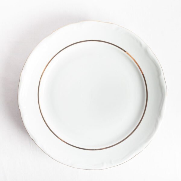 vajialla-rhein-a-1000x1000-39.jpg Juego de vajilla de porcelana blanca con filo de oro (18 piezas) Rhein, 6 platos llanos, 6 platos hondos, 6 platos de postre