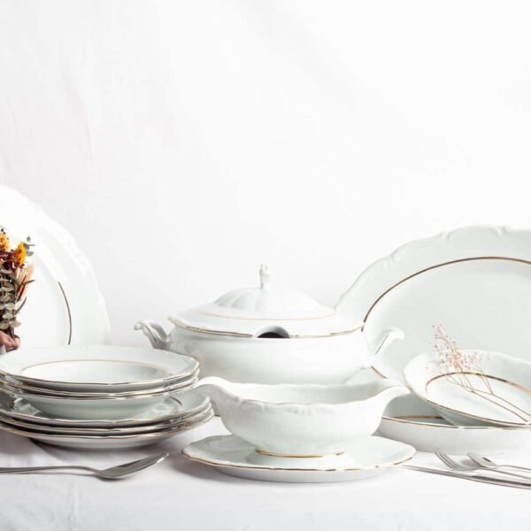 Juego de vajilla de porcelana blanca (55 piezas) Rhein, 24 platos llanos, 12 platos hondos, 12 platos de postre, 4 fuentes de servir, 1 ensaladera, 1 sopera, 1 salsera, filo de oro
