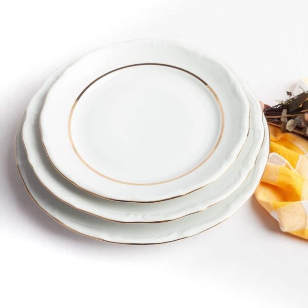 vajilla-rhein-b-30.jpg Juego de vajilla de porcelana blanca con filo de oro (18 piezas) Rhein, 6 platos llanos, 6 platos hondos, 6 platos de postre