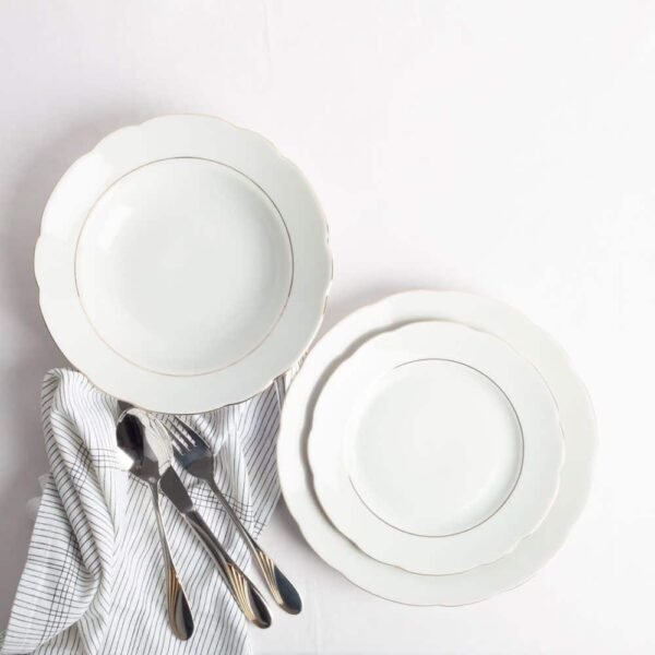 vajillasena-20.jpg Juego de platos de porcelana blanca con filo de oro (18 piezas) Sena, 6 platos hondo, 12 platos llanos (27 cm)