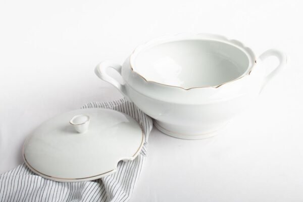 vajillasena-sopera-1000x1000-8.jpg Sopera de porcelana blanca (3 l) Sena, 1 tapa de porcelana, filo de oro